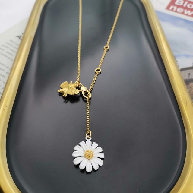 Vintage Daisy Necklace